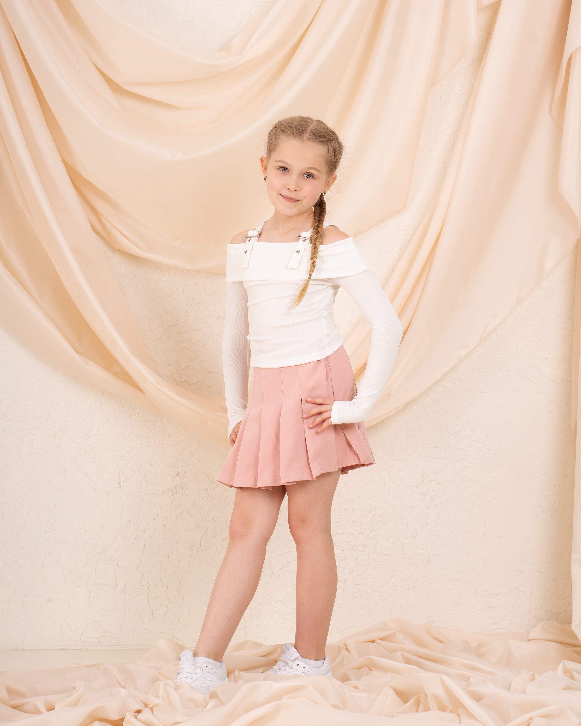 Girl shoulder detail top