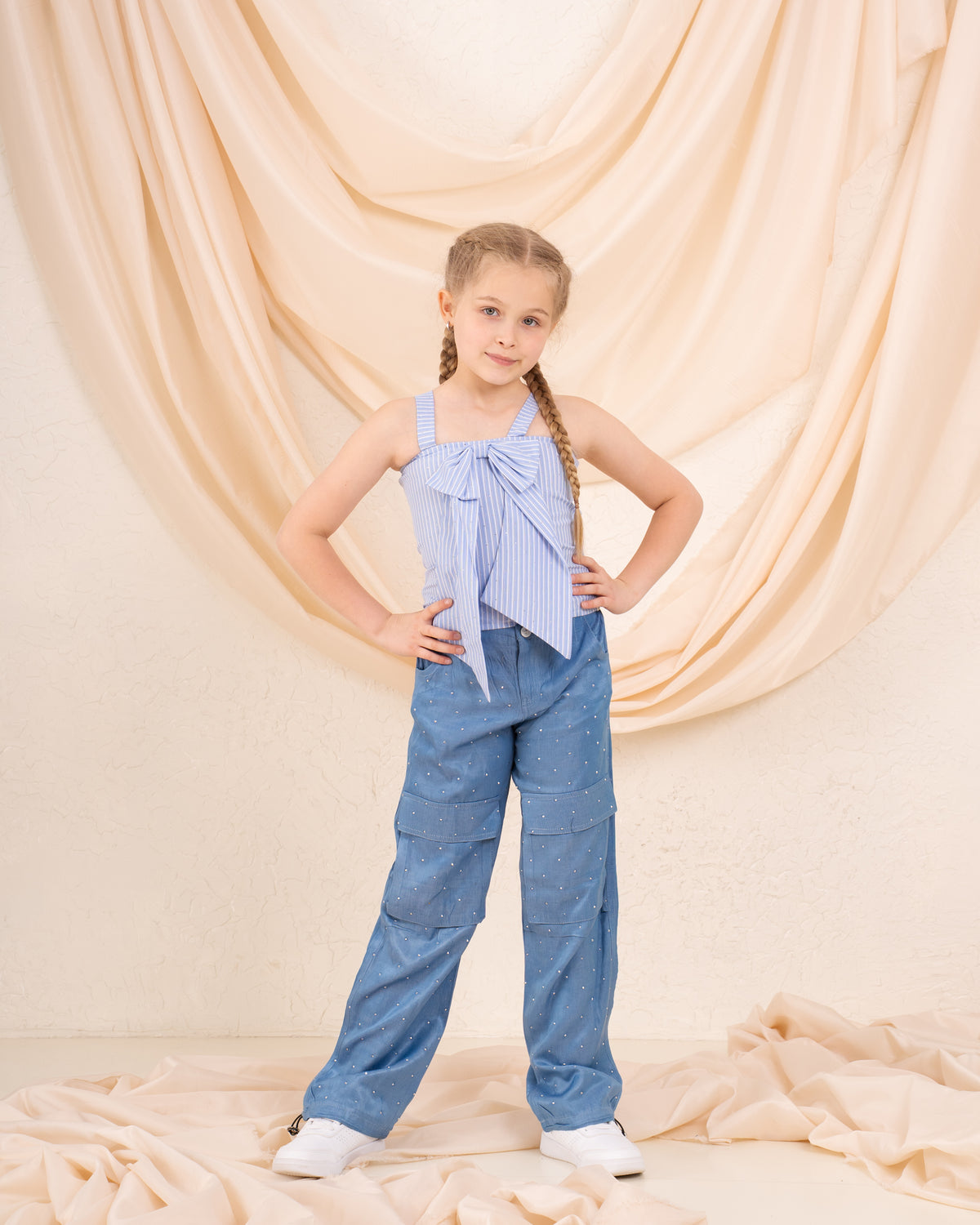 Girl bow studied top