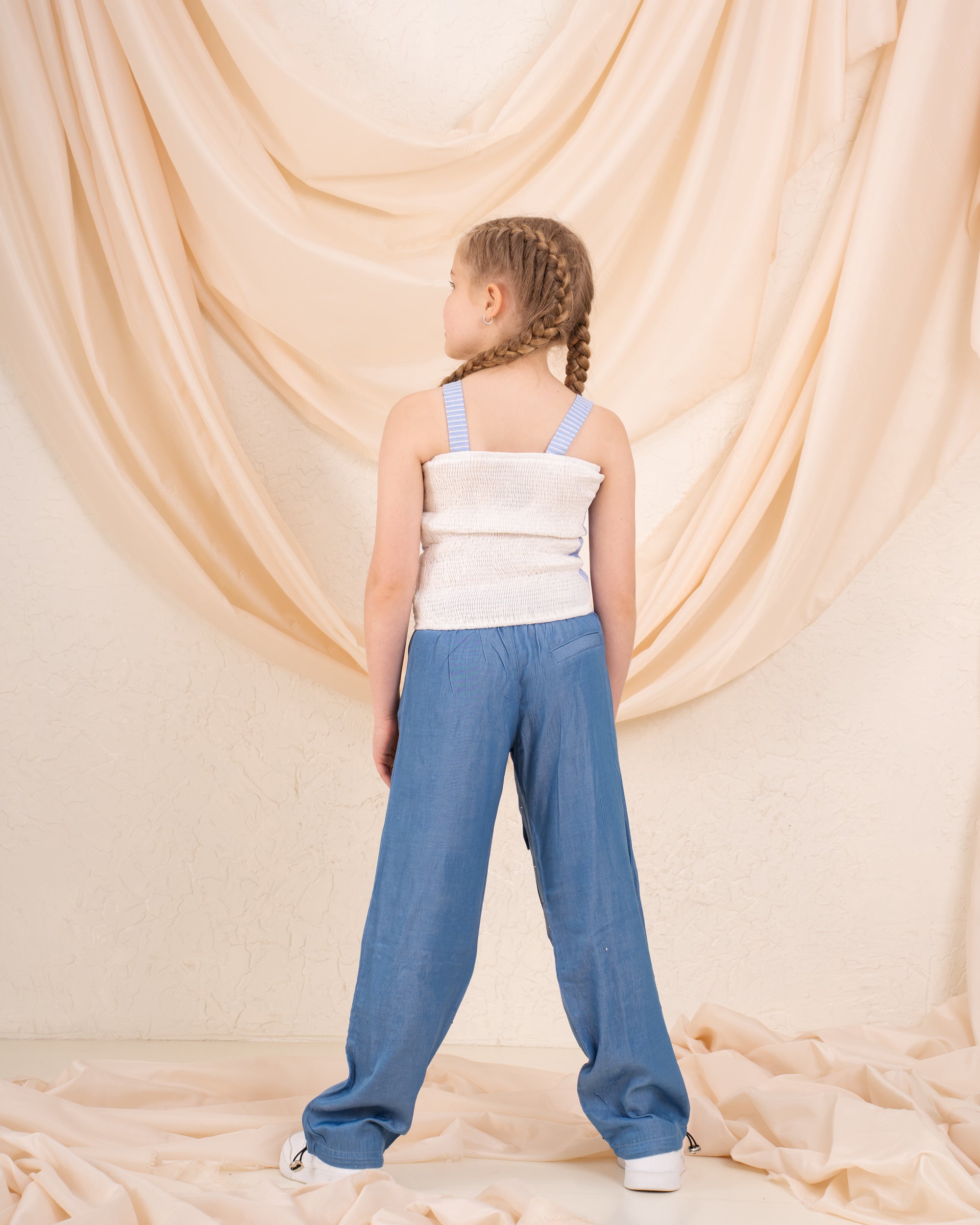 Girl bow studied top