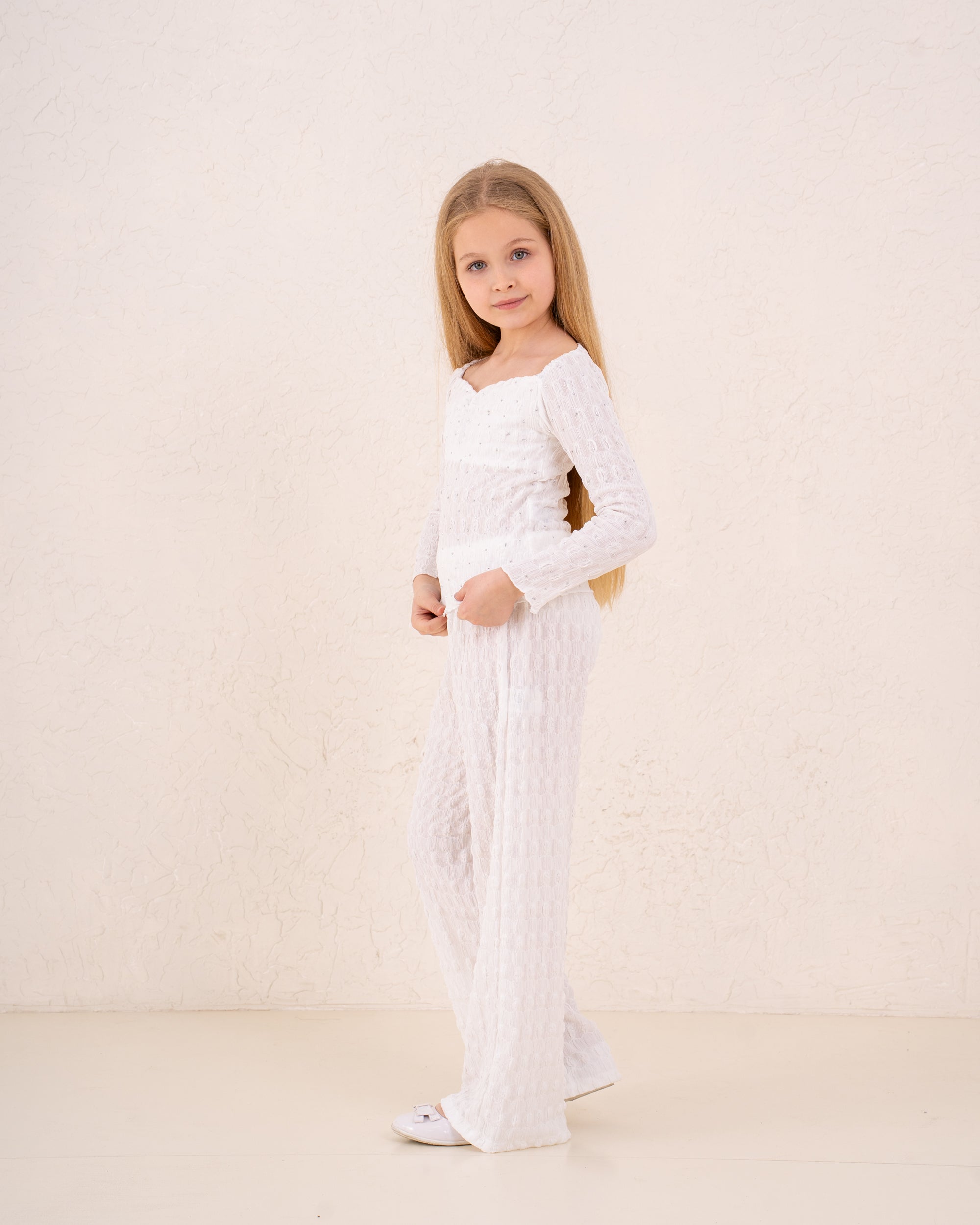 Girl crushed wide leg pants