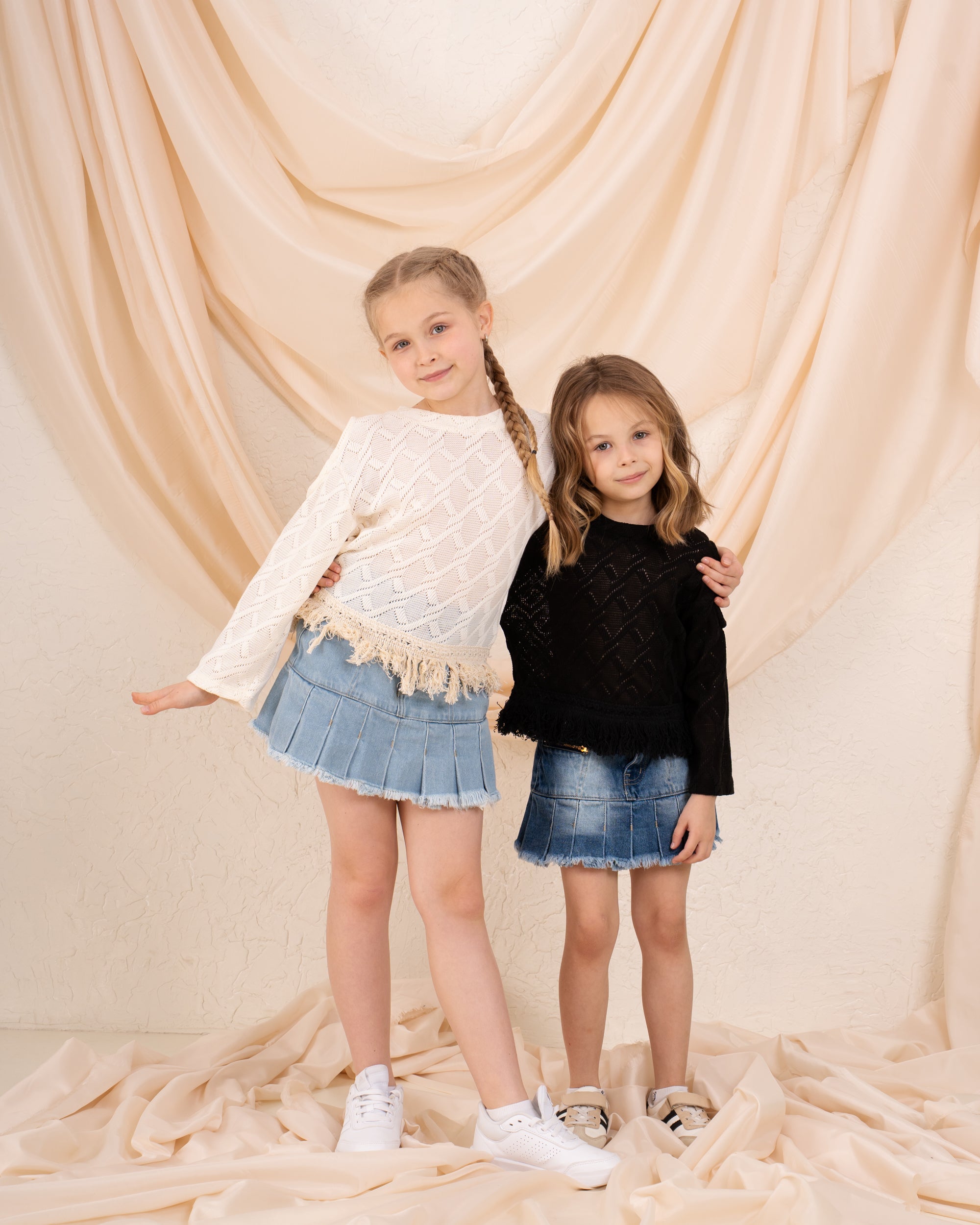 Girl knit open shoulder top