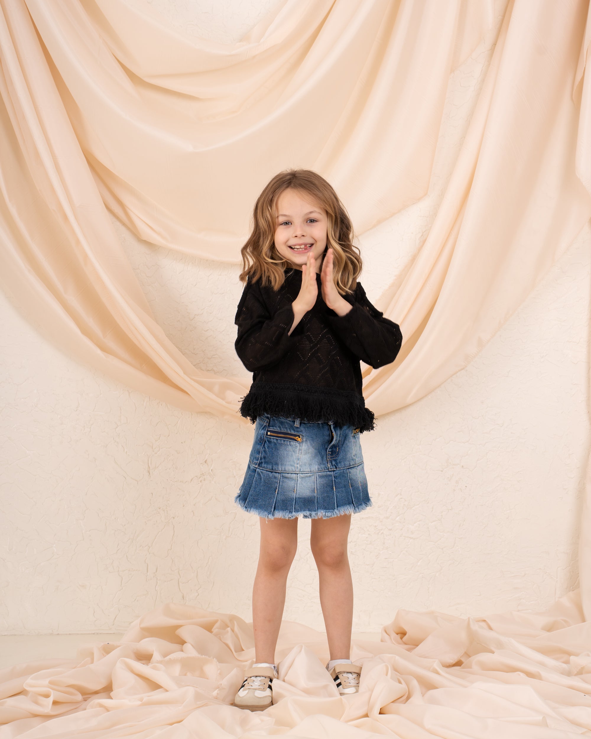 Girl knit open shoulder top