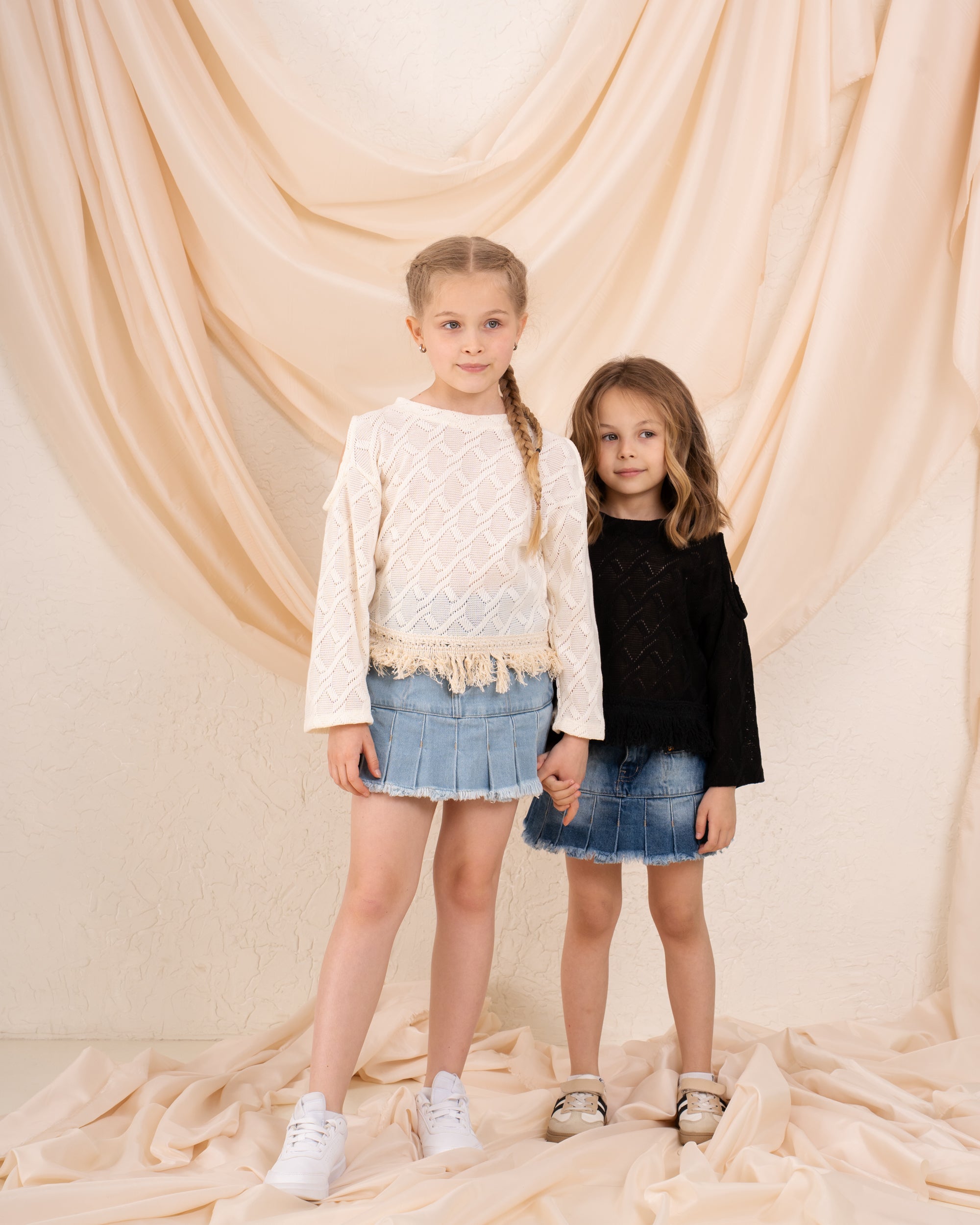 Girl knit open shoulder top