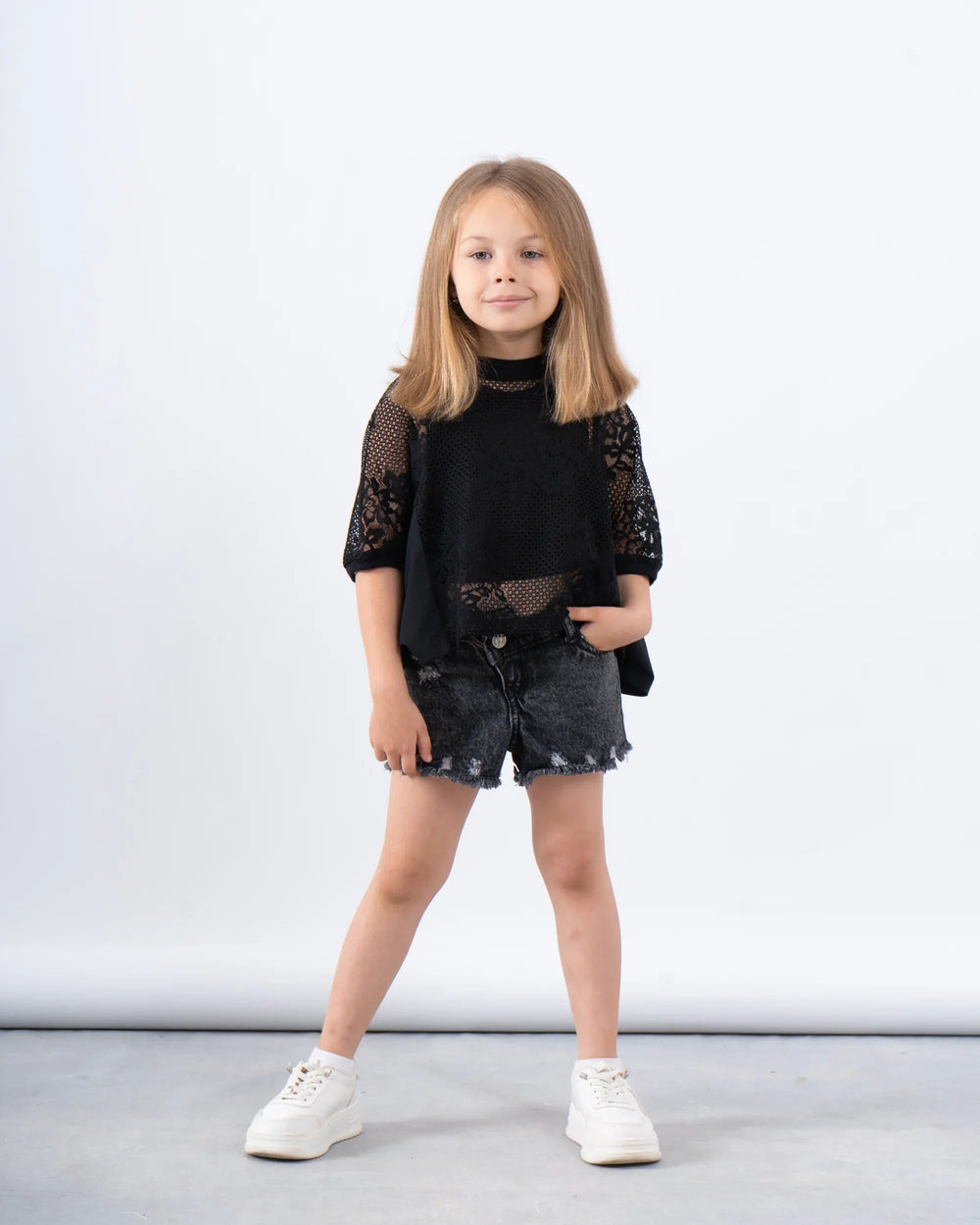 Lace Relaxed-Fit Top - Venti